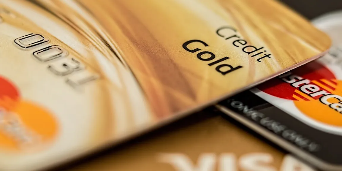 7 Reasons Why you Should use a Credit Card and Not a Debit Card