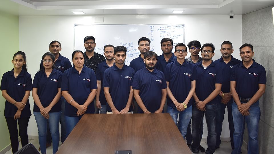 Autoly AutoCare and Customer Support team helps Automobile Users and 150+ highly equipped AutoCare Servicing, Maintenance Workshop across Ahmedabad.