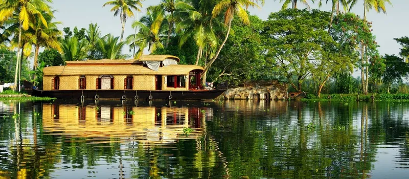 Travel in a houseboat