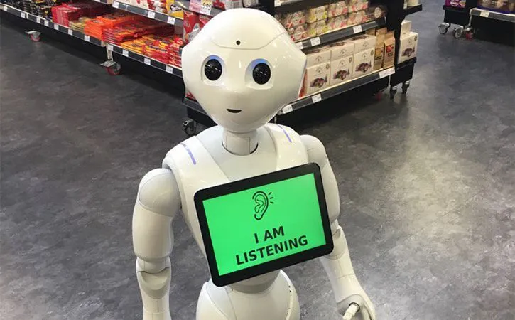 Robot retail store assistant