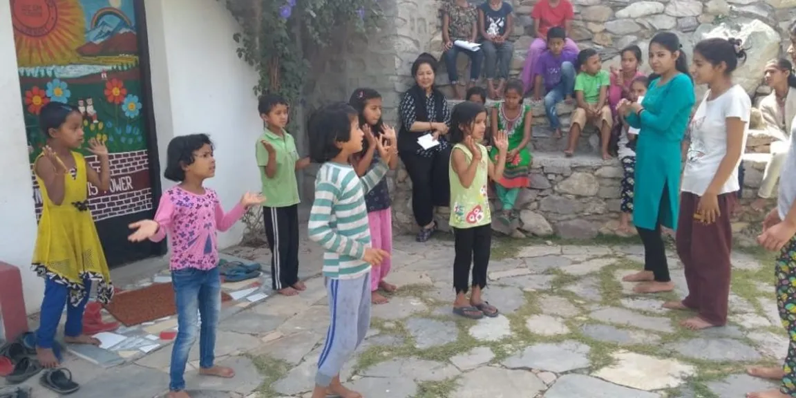 A Couple in Uttarakhand is Running a 'Masti Ki Paathshaala' in a Small Village There