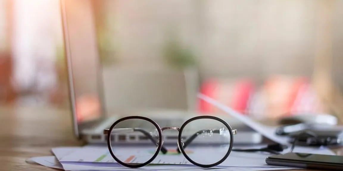 Consider These 5 Things While Purchasing Eyeglasses Online