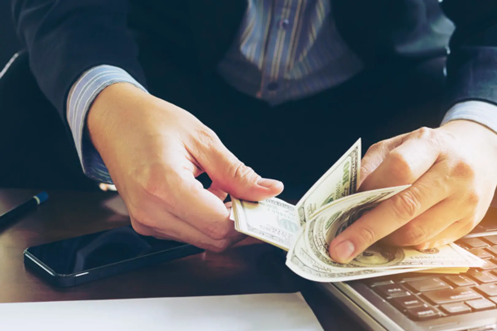 How to Start Making Money Online - Social Media; a Revamped, Money-Making Machine