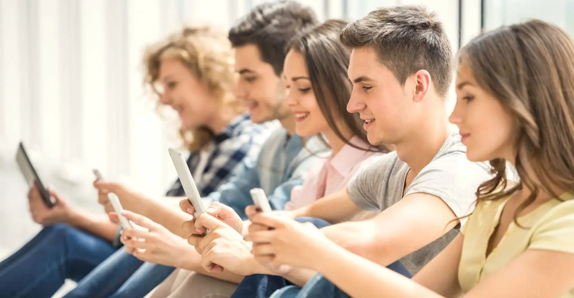 Long phone chats to find the right one: coronavirus changes rules of dating game