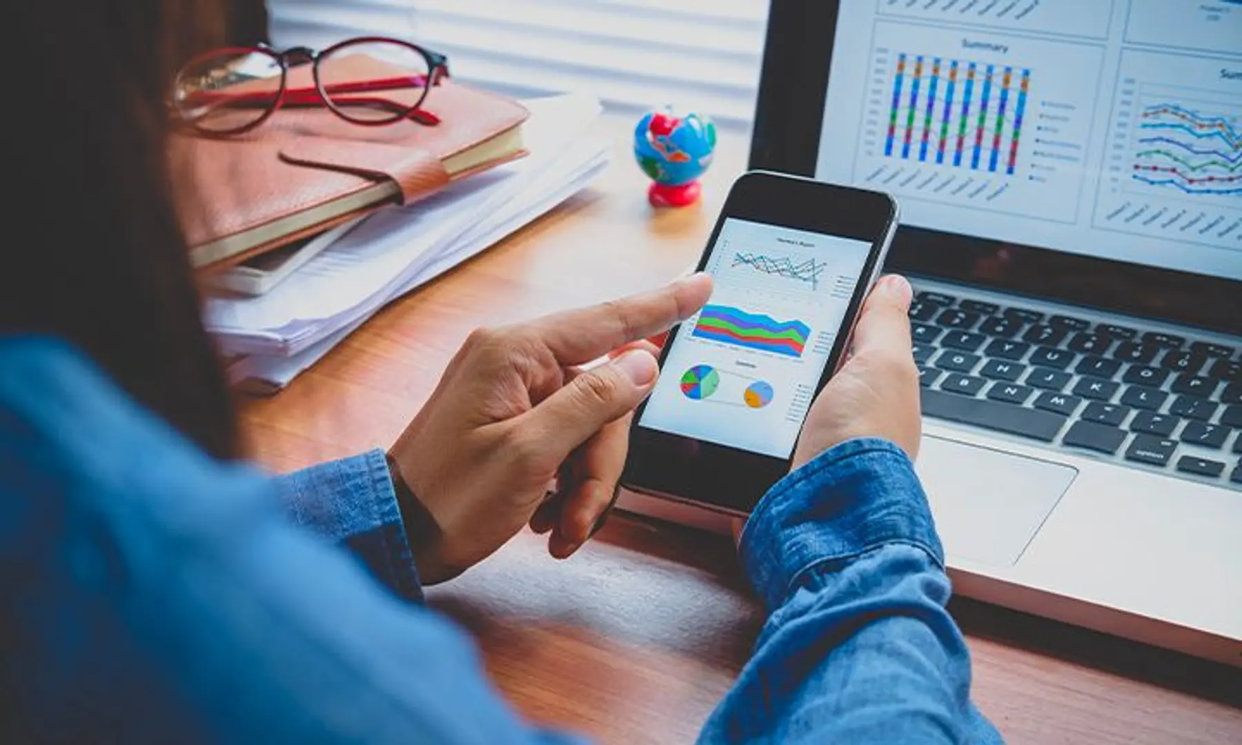 How can mobile app performance enhance user experience?