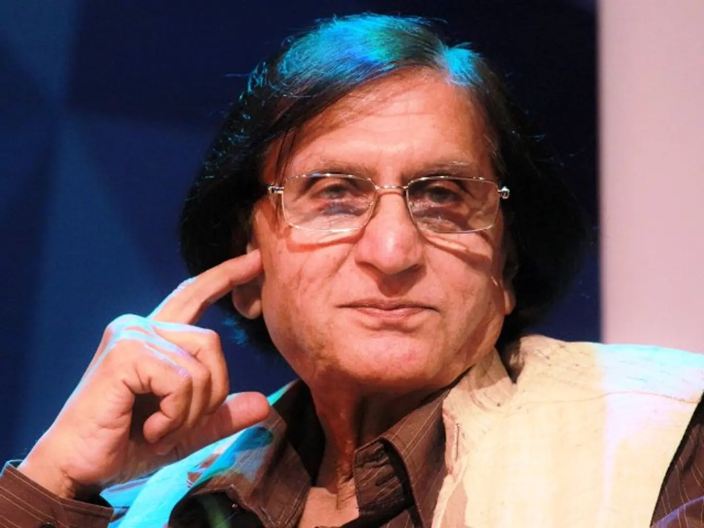 बच्चों के लिये ऐसे ख्वाब देखने है जहां कांटे कम और गुलाब की गुंजाइश ज्यादा हो: वसीम बरेलवी