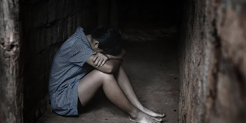 नसीमा** का 14 साल की उम्र में अपहरण कर लिया गया था और वेश्यावृत्ति के लिए मजबूर किया गया था। बाद में उसे पता चला कि वह 15 साल की उम्र में HIV+ थी (प्रतीकात्मक चित्र)