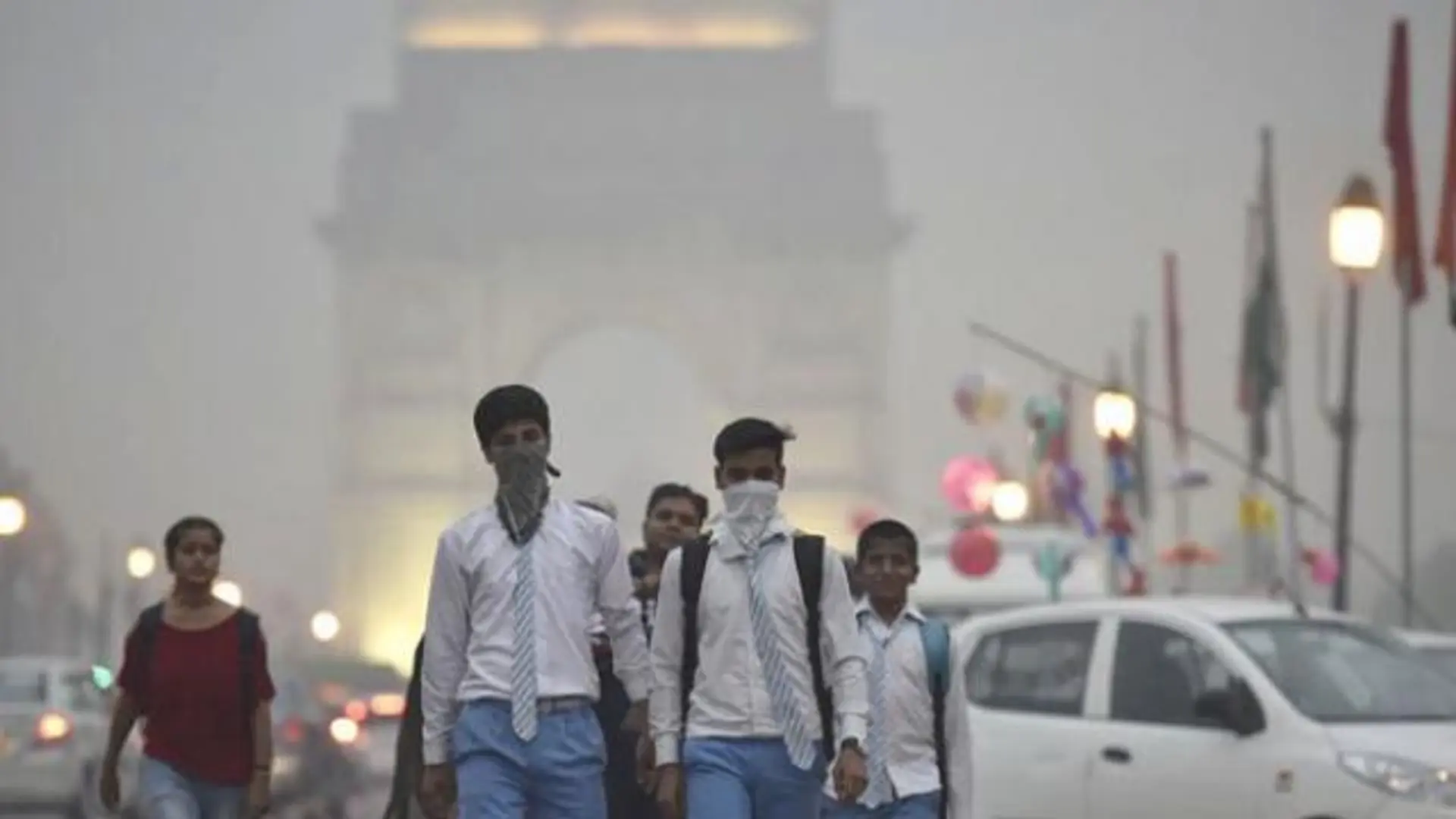 दिल्ली में बढ़ा प्रदूषण का स्तर, सांस लेना हुआ दूभर, वायु गुणवत्ता सूचकांक ‘‘गंभीर’’ श्रेणी में पहुंचा