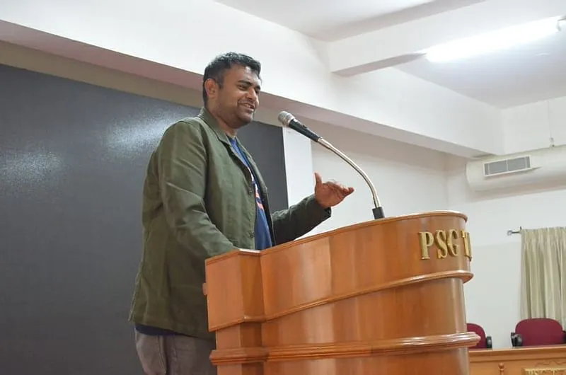 एक PSG टेक्नोलॉजी इवेंट के दौरान लक्स। फोटो क्रेडिट: PSG Technology publication - The Bridge