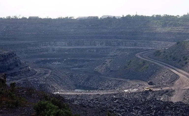 भारत में पश्चिम बंगाल के धनबाद में स्थित कोयले की खान। तस्वीर– नितिन किर्लोस्कर/फ़्लिकर