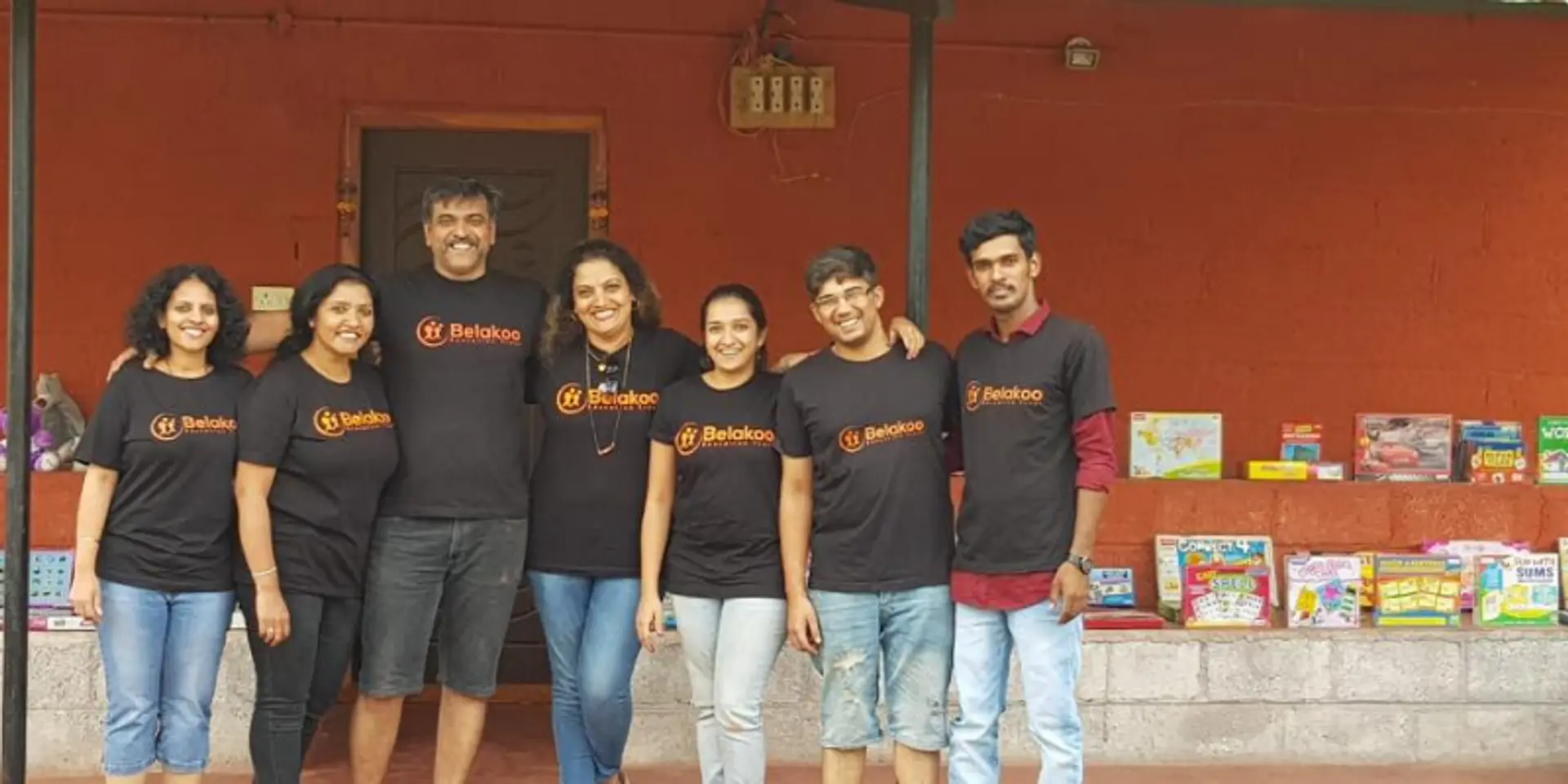 ग्रामीण कर्नाटक में 100 से अधिक बच्चों के लिए पूरक स्कूल चला रहे हैं ये दो लोग, वंचित बच्चों पर है फोकस