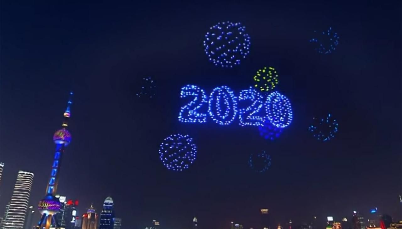 नए साल पर चीन में पटाखों की जगह उड़े हजारों ड्रोन, देखने लायक है यह नजारा