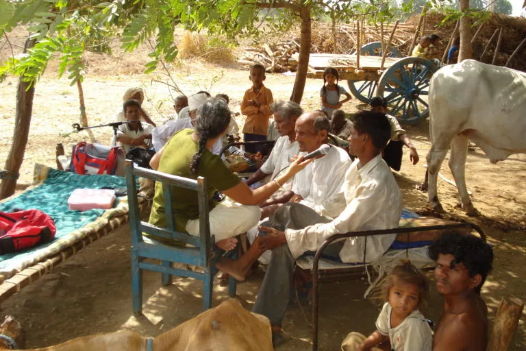 इस वेबसाइट के लिए करीब 80 लोगों से बातचीत की गयी और उसकी रेकॉर्डिंग तैयार की गयी जो धीरे-धीरे अपलोड की जा रही हैं। तस्वीर साभार- नंदिनी ओझा