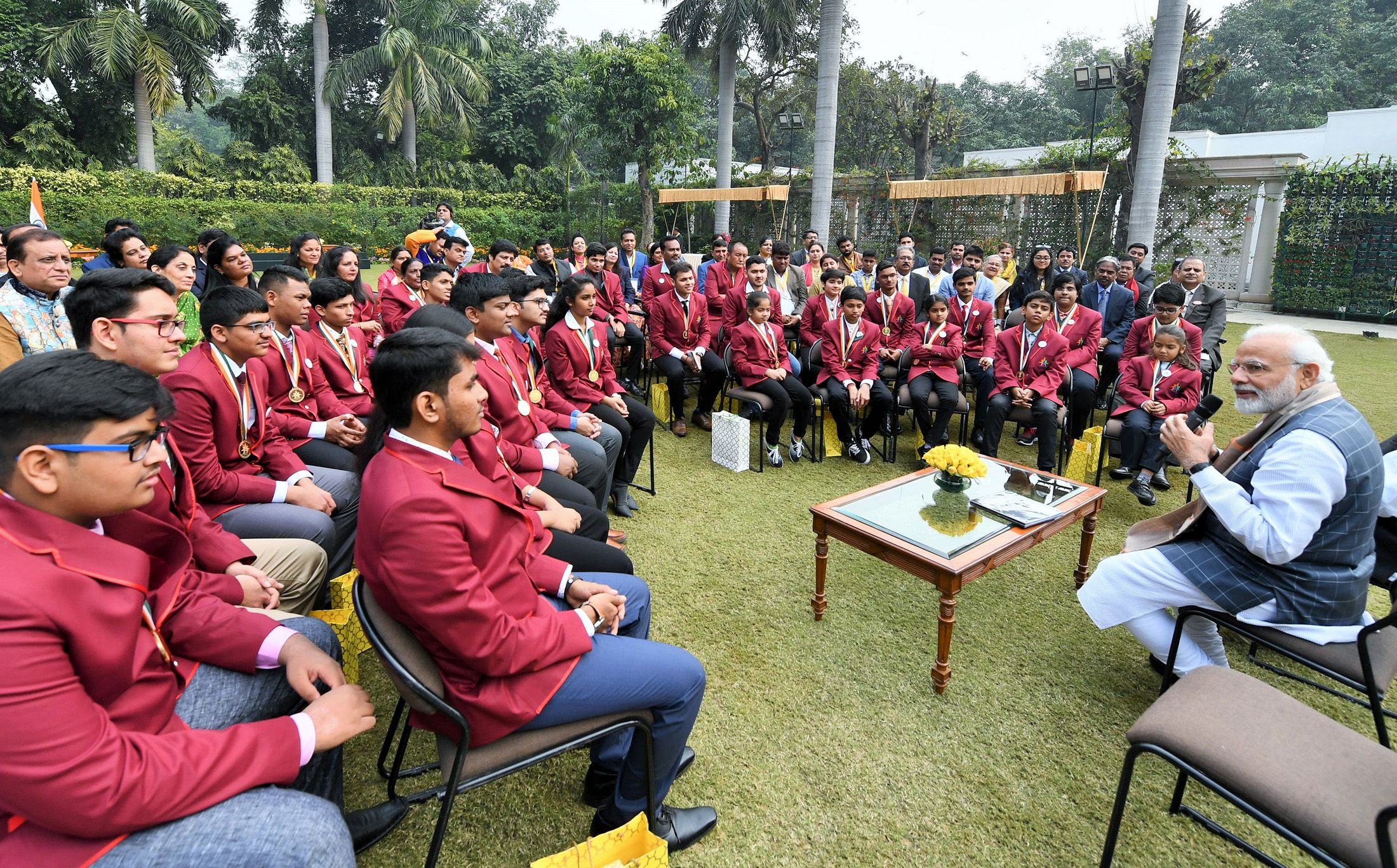 राष्ट्रीय बाल पुरस्कार हासिल करने वाले बच्चों से पीएम मोदी ने किया संवाद, बोले मेहनत के पसीने से चेहरा चमकता रहता है 