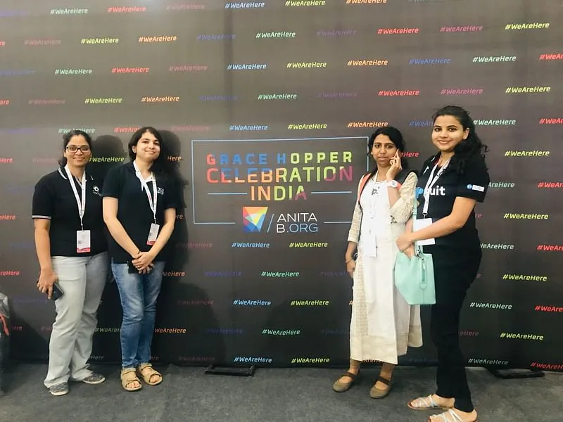Grace Hopper Celebration India  के दौरान हिमा (सबसे दाएं) 