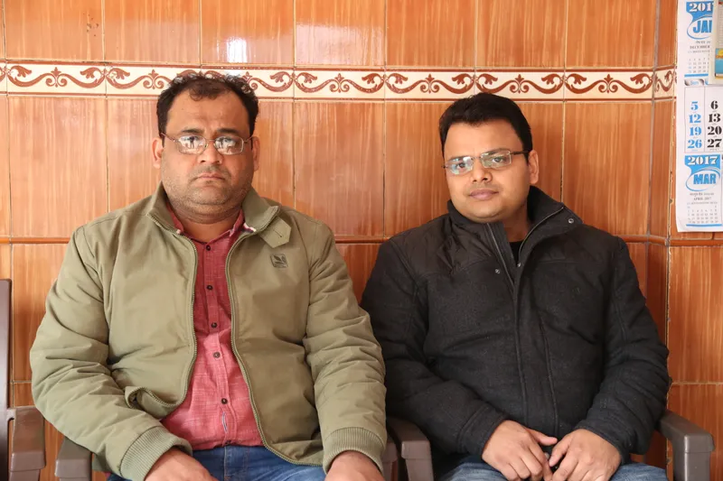 रवि पांडे और आदर्श पांडे- ठग्गू के लड्डू