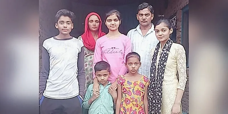 अपने परिवार के साथ चारुल
