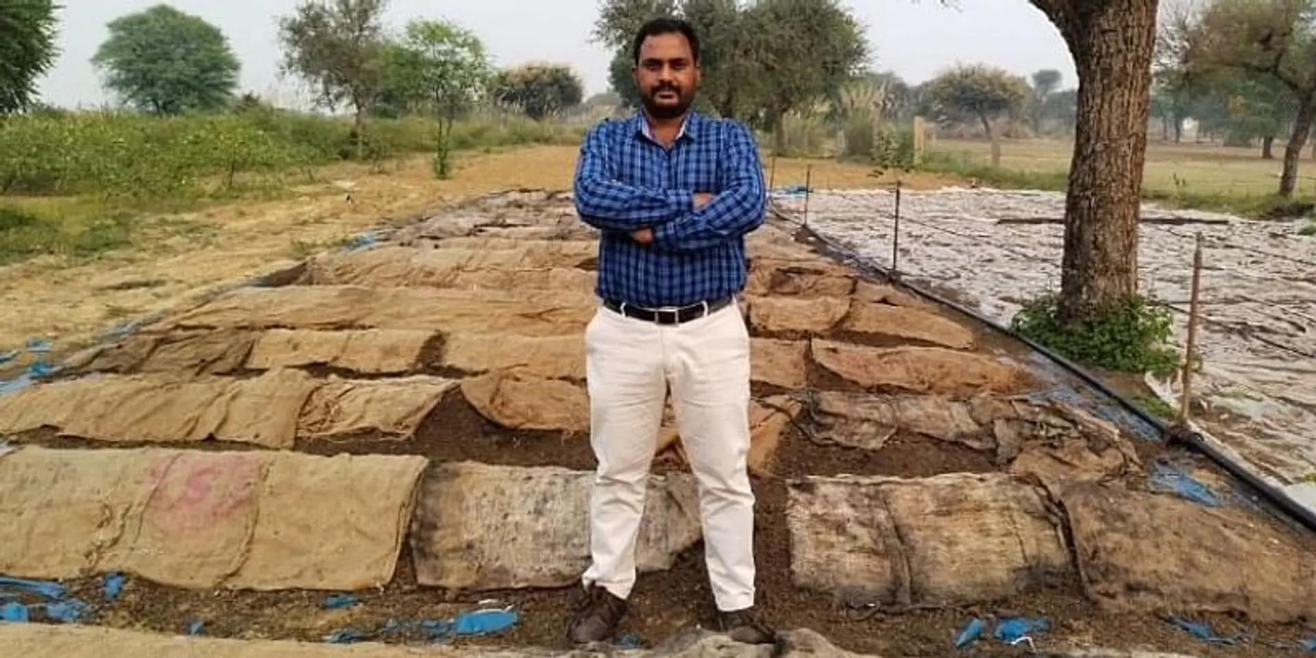 पिता को कैंसर से जूझते देख जैविक खाद तैयार करने का बनाया मन, आज कर रहे हैं लाखों का बिजनेस