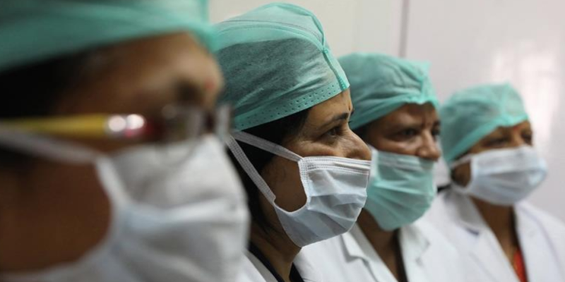 कोरोना से लड़ने वाले डॉक्टरों ने गाया 'हम हिंदुस्तानी' गाना, लाखों लोगों ने देख लिया विडियो 