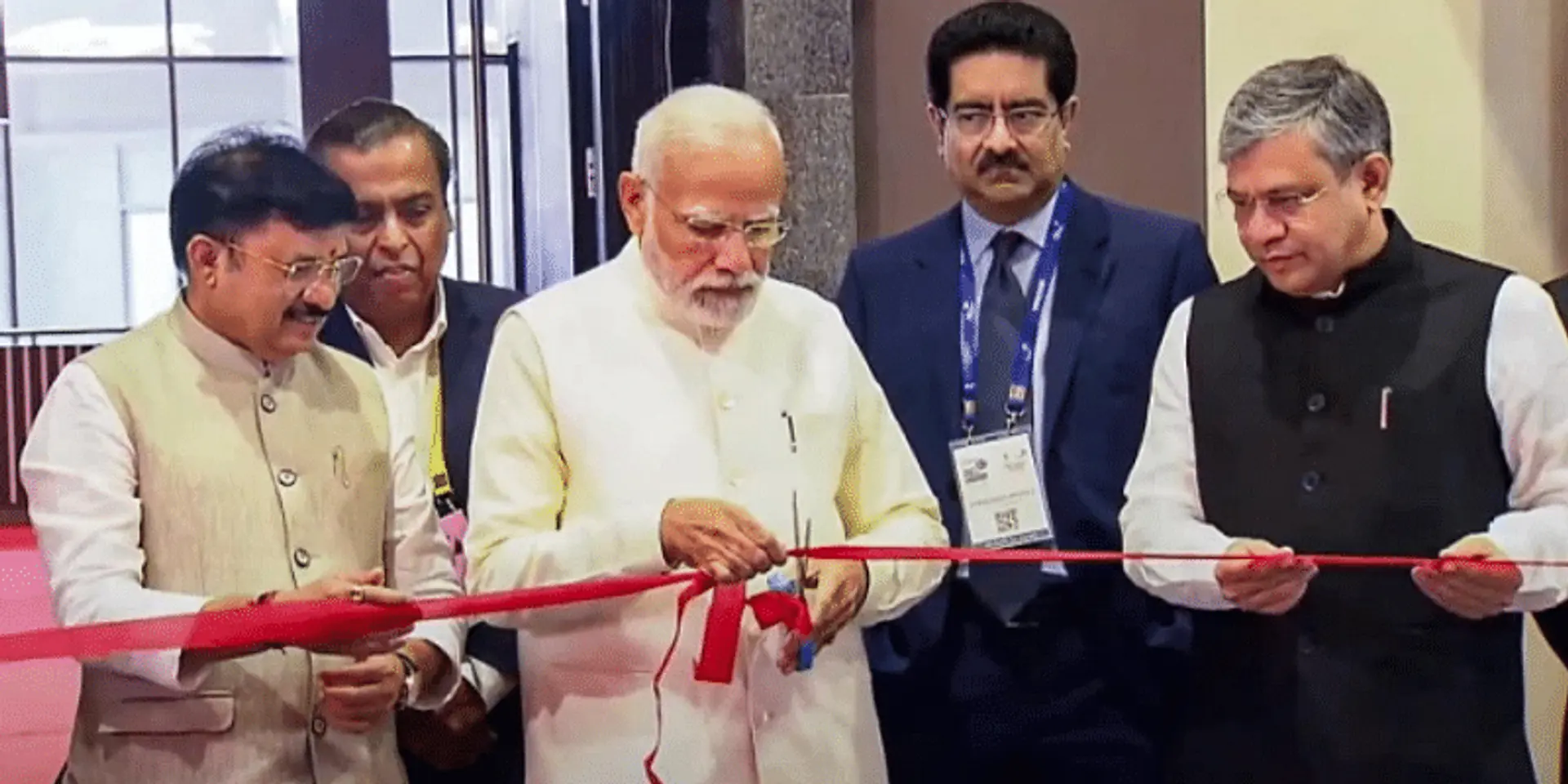 PM Modi ने की 5जी सेवाओं की शुरुआत, Airtel मार्च, 2024 तो Jio दिसंबर, 2023 तक देशभर में मुहैया कराएगा सेवाएं