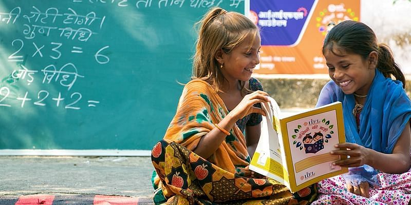 राजस्थान में लड़कियों की निरक्षरता को खत्म कर रही है IIFL फाउंडेशन की सखियों की बाड़ी