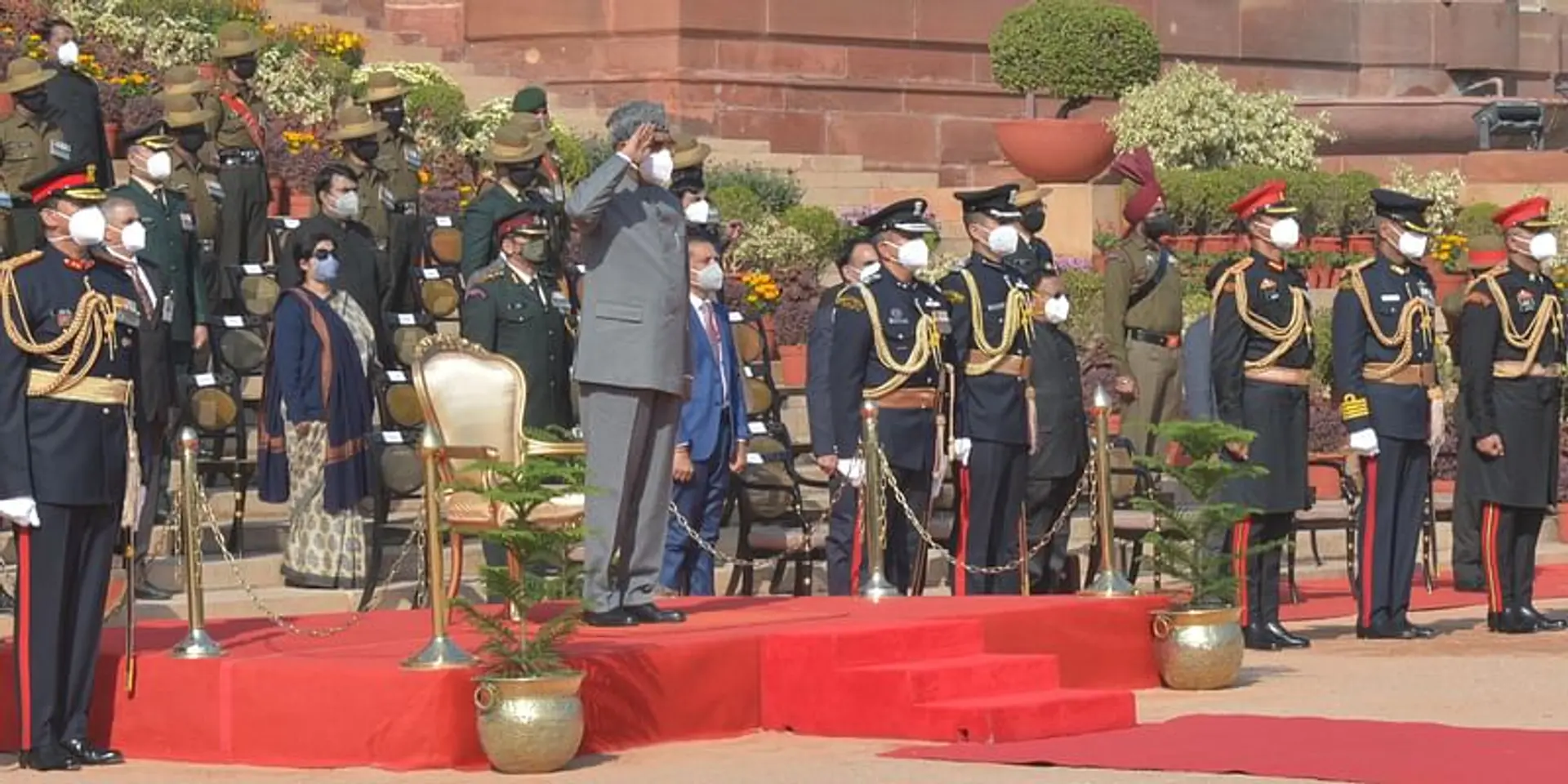 भारत के राष्ट्रपति आर्मी गार्ड बटालियन के औपचारिक बदलाव समारोह के गवाह बने