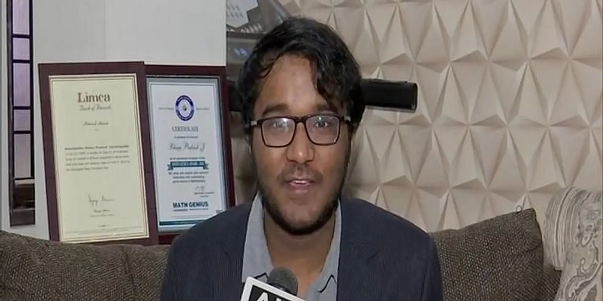 मिलिए हैदराबाद के 21 वर्षीय सबसे तेज मानव कैलकुलेटर से जिन्होंने तोड़ा शकुंतला देवी का रिकॉर्ड