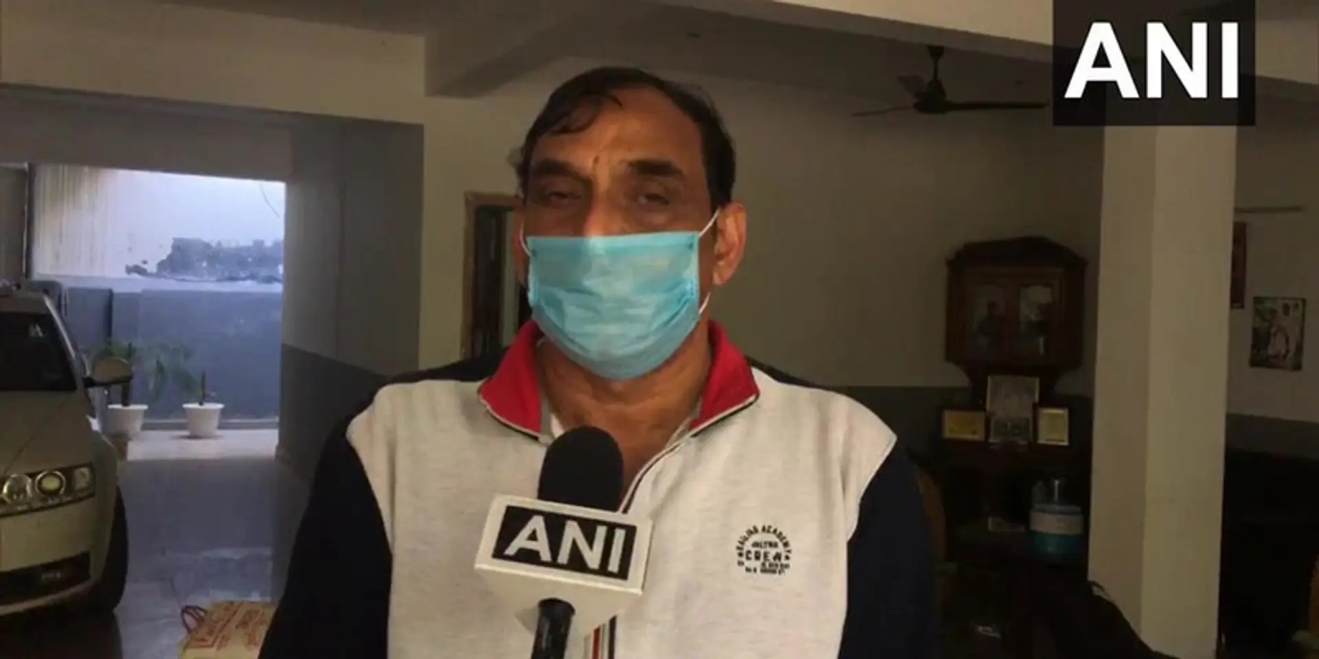 नोएडा के इस मकान मालिक ने दिखाया बड़ा दिल, 50 किरायेदारों का माफ किया 1.50 लाख रुपये किराया