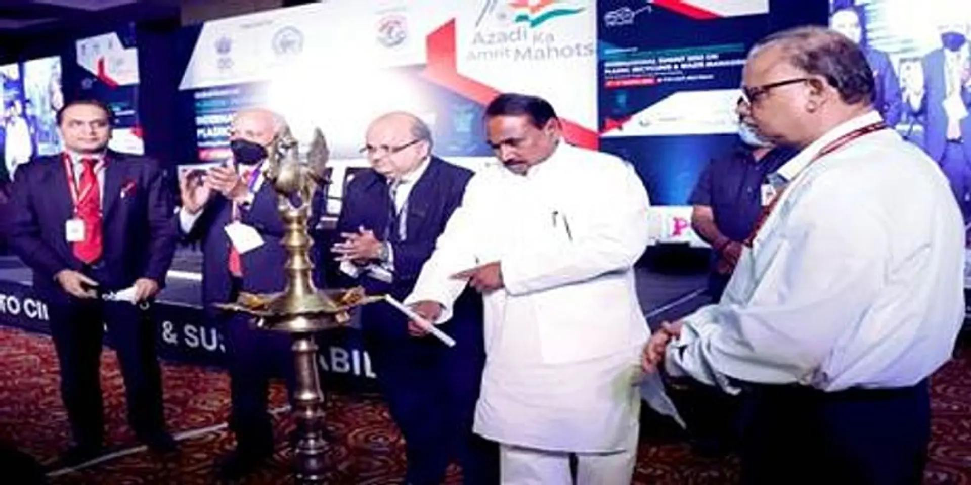 MSME मंत्रालय ने प्लास्टिक रीसाइक्लिंग और अपशिष्ट प्रबंधन के बारे में मेगा शिखर सम्मेलन का आयोजन किया