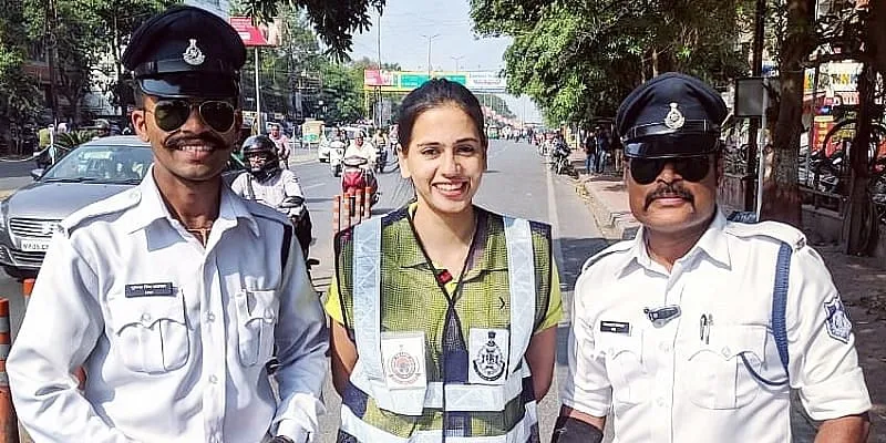इंदौर ट्रैफिक पुलिस के साथ शुभी