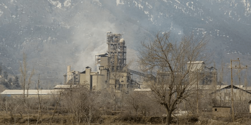 प्रदूषित हुआ धरती का स्वर्ग: कश्मीर में खराब होती हवा की गुणवत्ता सांस के मरीजों के लिए बड़ा खतरा