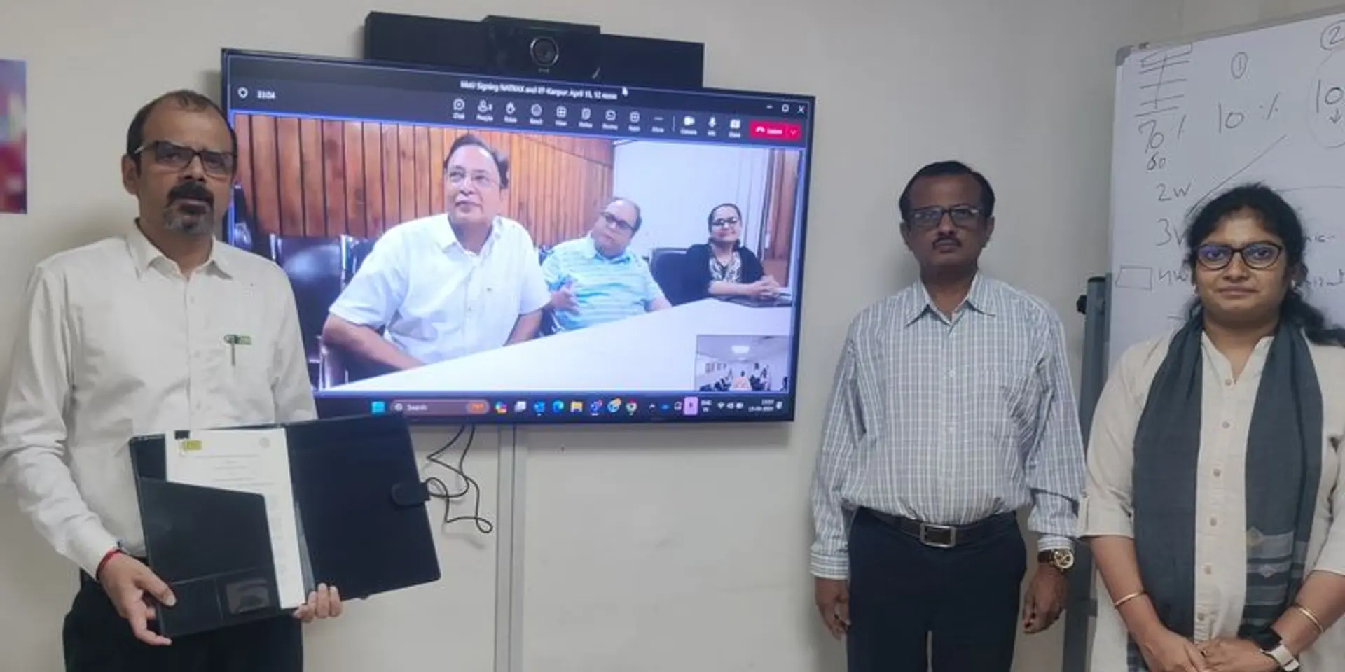 वाहन उत्सर्जन से होने वाली समस्याओं से निपटने के लिए IIT कानपुर और NATRAX ने मिलाया हाथ