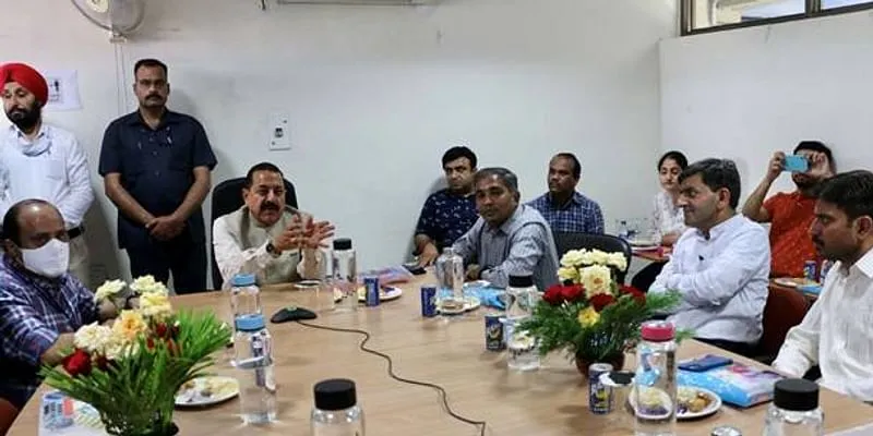 केंद्रीय मंत्री डॉ. जितेंद्र सिंह ने जम्मू में CSIR-IIIM BioNEST-बायो इनक्यूबेटर लॉन्च किया।