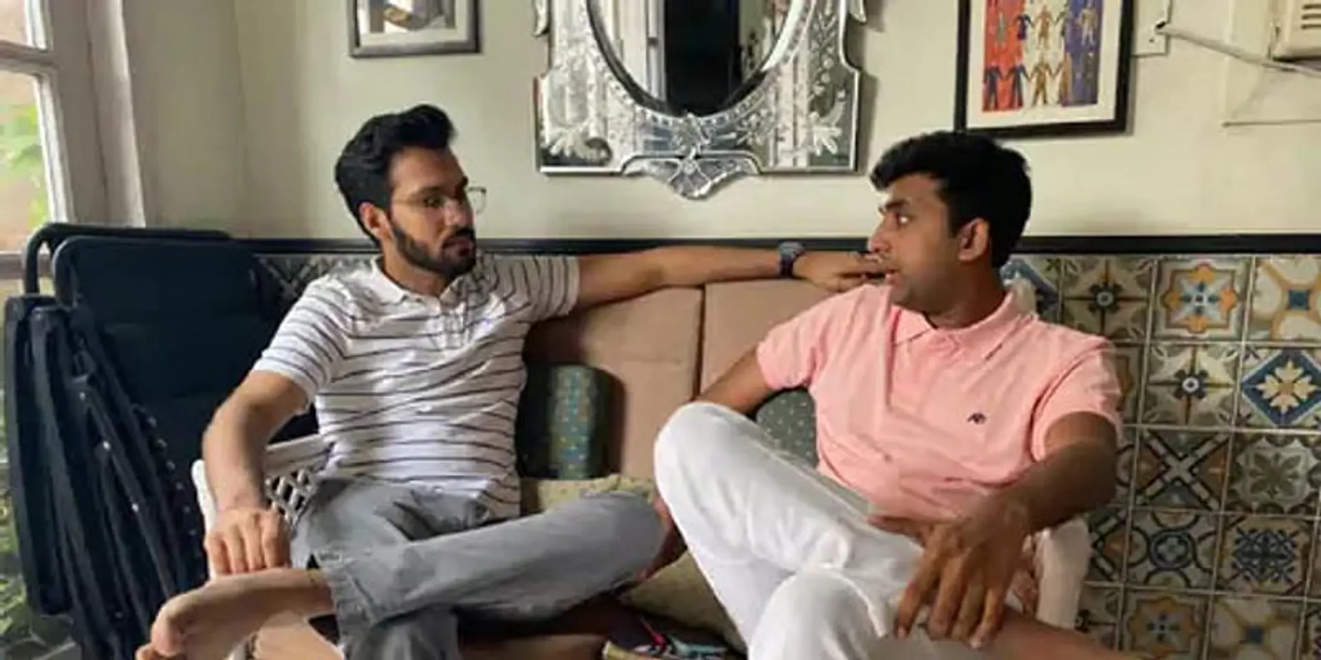 कॉर्पोरेट जॉब छोड़ चाय के व्यापार में उतरे दो दोस्त, आज लाखों रुपए महीने की कर रहे हैं कमाई