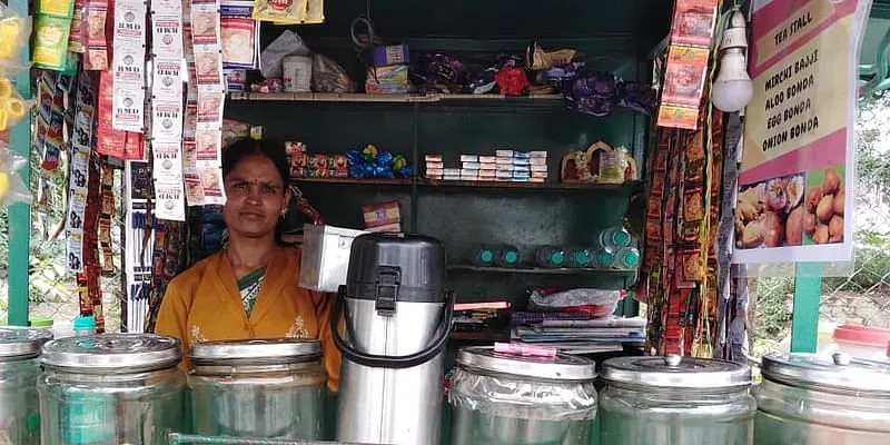 अंजला उद्यम से ब्याज मुक्त ऋण प्राप्त करने के बाद अपने चाय व्यवसाय को फिर से शुरू करने में सक्षम थी