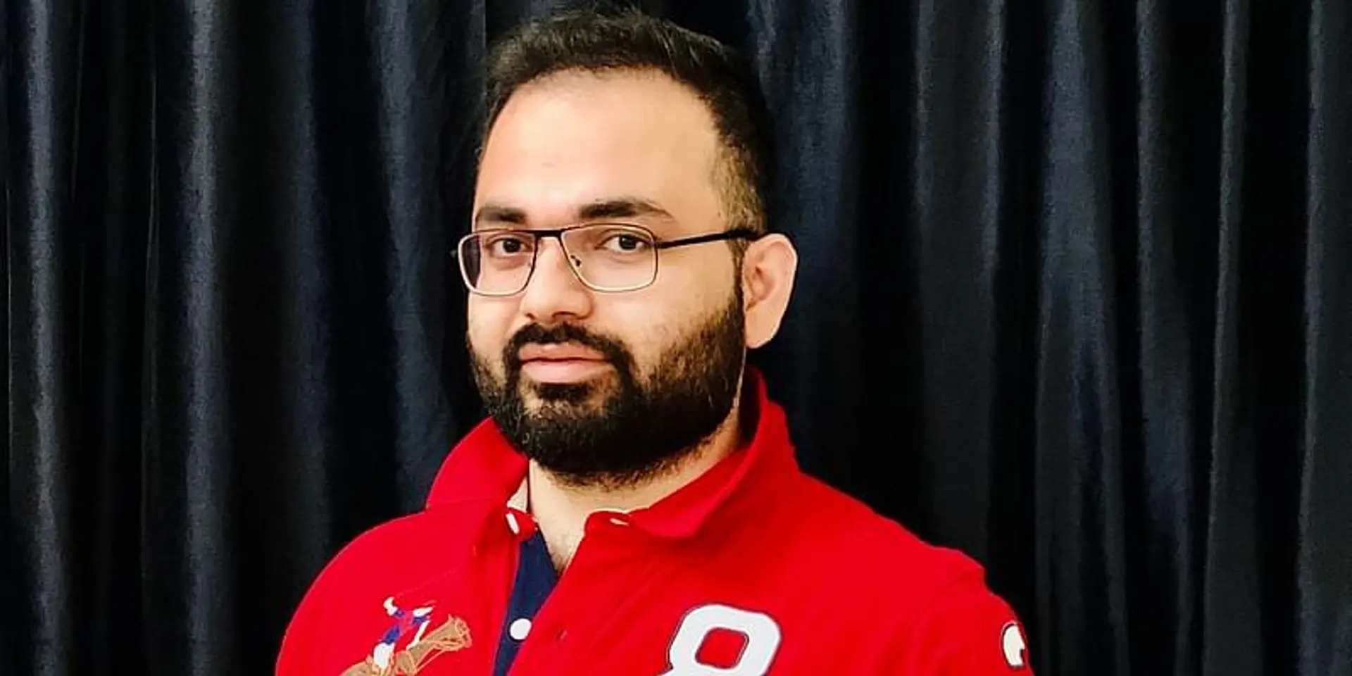 बिजनेस में 3 बार फेल होने के बाद इस उद्यमी ने कपड़े के सेक्टर में खड़ी की सफल ईकॉमर्स कंपनी, आज यूएई तक है उपस्थिति