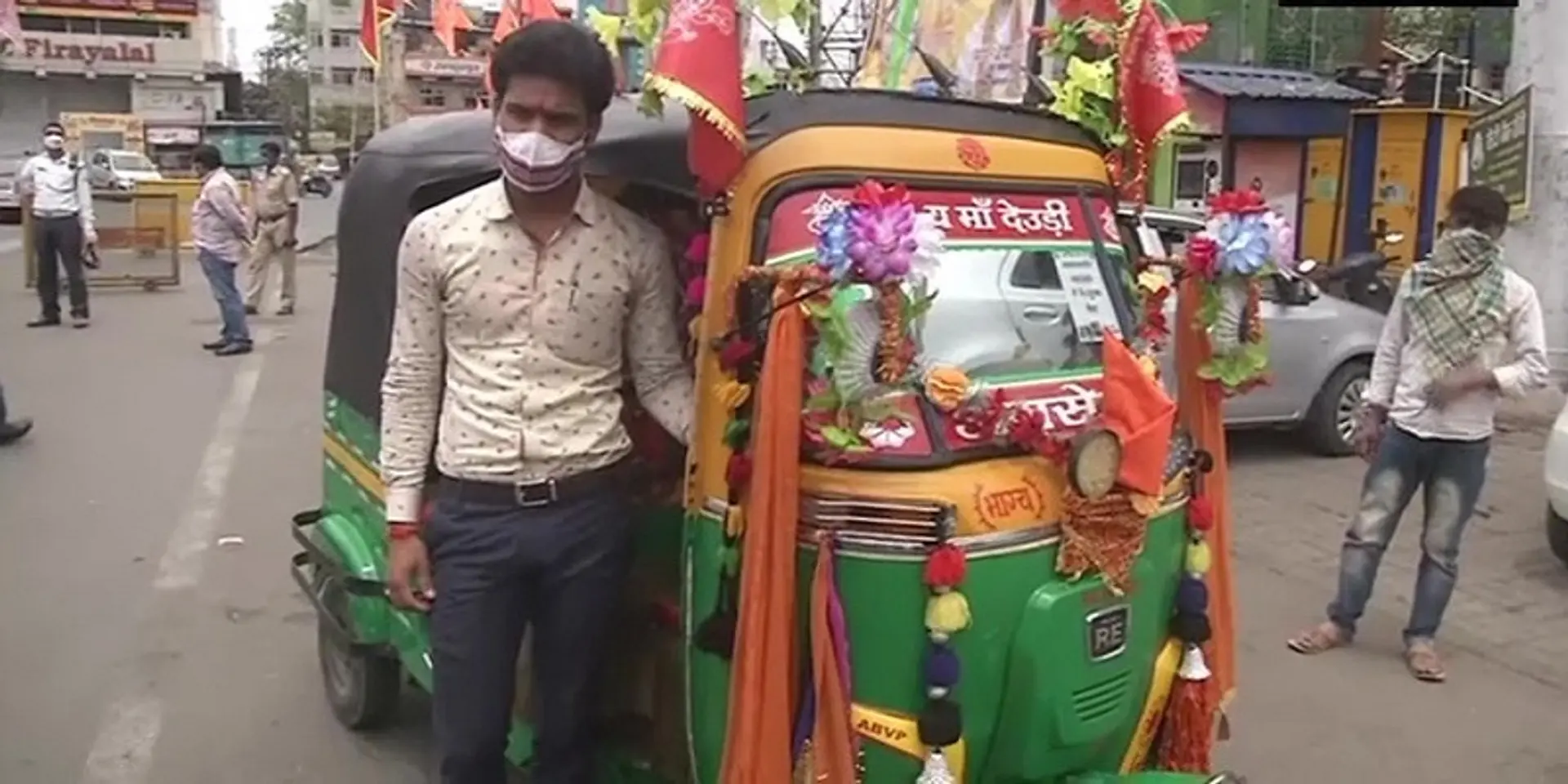 कोरोना हीरो: रांची का ये ऑटो ड्राइवर मुफ्त में मरीजों को पहुंचा रहा अस्पताल