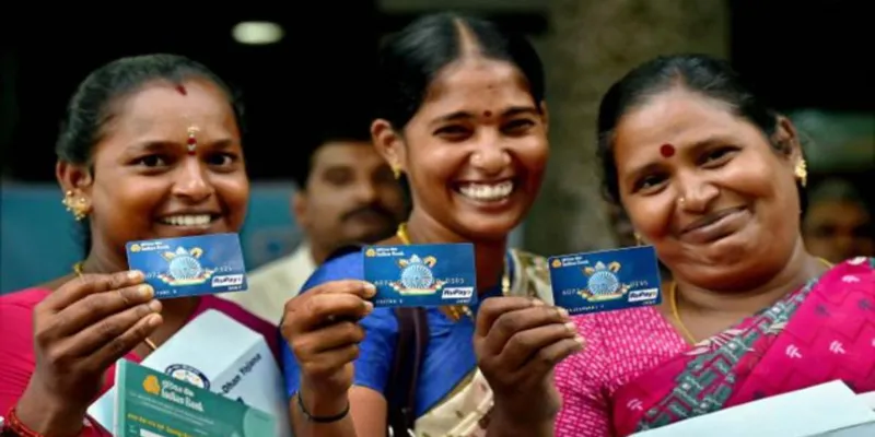 महिला जनधन खाताधारकों को मिलने लगी 500 रुपये की अंतिम किस्त (फोटो साभार: IndiaToday)