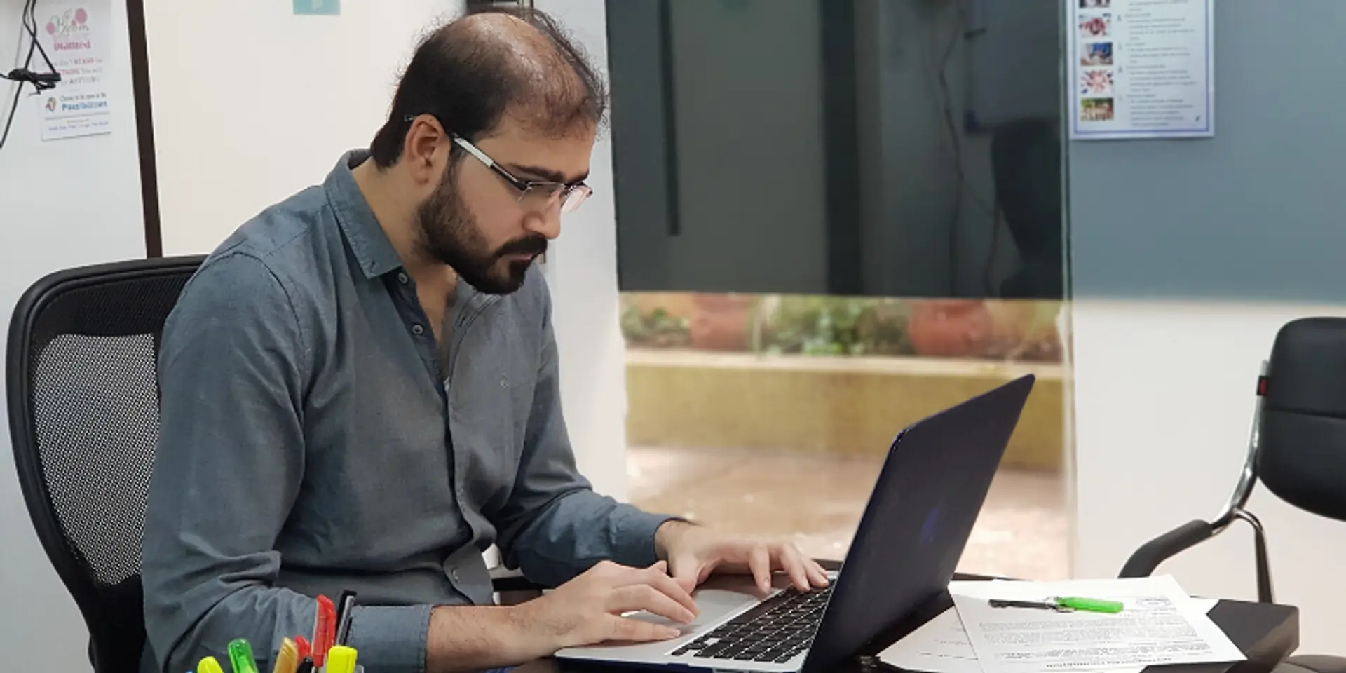 कैंसर रोगियों को उनकी जर्नी में मदद के लिए इस शख्स ने छोड़ दी अपनी निवेश बैंकर की जॉब