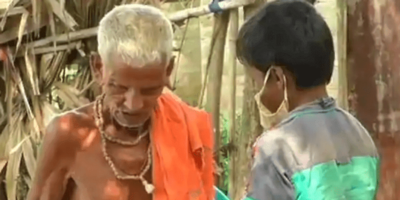 पद्मश्री पुरस्कार से सम्मानित हुए 102 साल के नंदा प्रस्थी, जो बीते 7 दशकों से बच्चों को मुफ्त में शिक्षा दे रहे हैं