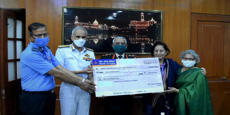 ड्यूटी के दौरान अपनी जान गंवाने वाले सैन्यकर्मियों के परिवारों को सहारा देने के लिए वीणा नैय्यर ने दी 2 करोड़ की सहायता
