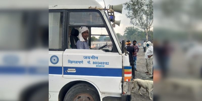 पत्नी के गहने बेचकर खरीदा था शव वाहन, बीते 6 सालों से लोगों की निस्वार्थ सेवा कर रहे हैं विक्रम