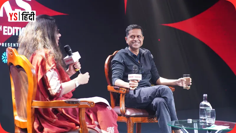 बेंगलुरु में TechSparks 2025 के मंच पर YourStory की फाउंडर और CEO श्रद्धा शर्मा के साथ बातचीत में मुकेश बंसल