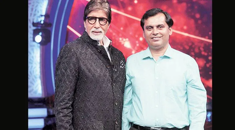 स्टार प्लस चैनल के टीवी शो 'आज की रात है ज़िंदगी' में बॉलीवुड के महानायक अमिताभ बच्चन ने सम्मानित करते हुए उन्हें 'रियल होरो' बताया