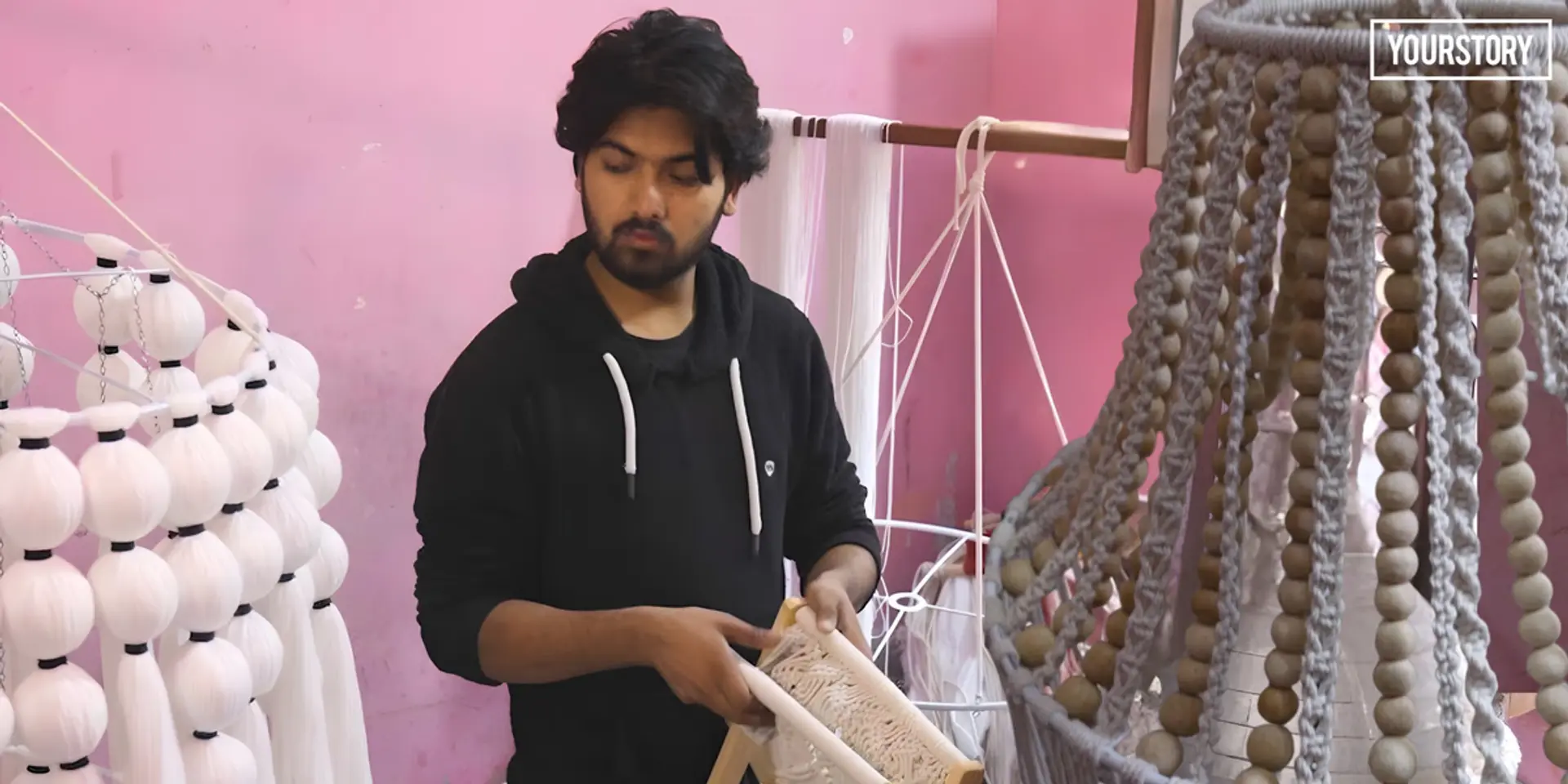 वीडियो एडिटिंग छोड़ तसव्वुर ने हैंडीक्राफ्ट से खड़ा किया स्टार्टअप Army Grams