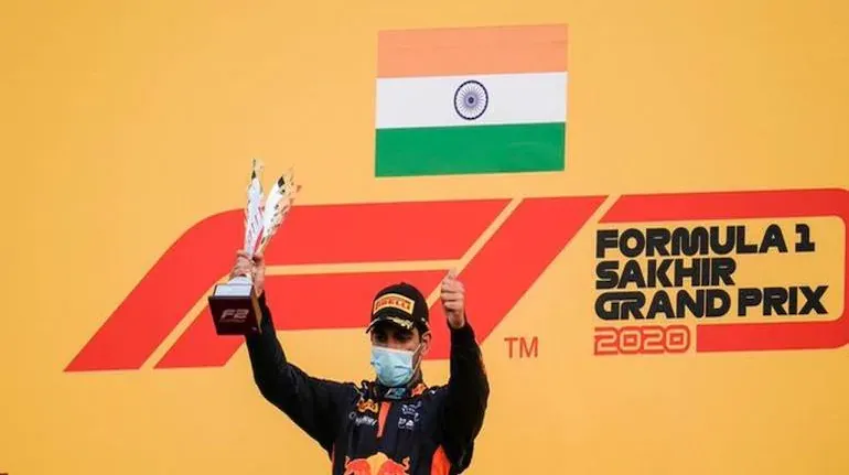 भारतीय ड्राइवर जेहान दारूवाला इतिहास रचते हुए Sakhir Grand Prix के दौरान फॉर्मूला 2 की रेस जीतने वाले पहले भारतीय बने (फोटो साभार: moneycontrol)