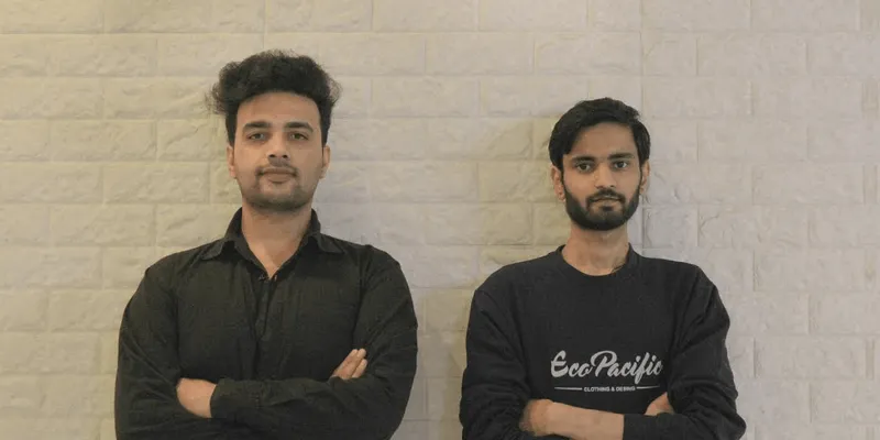 HireACamp के फाउंडर्स (L-R): कशिश पाहवा और मितुल अग्रवाल
