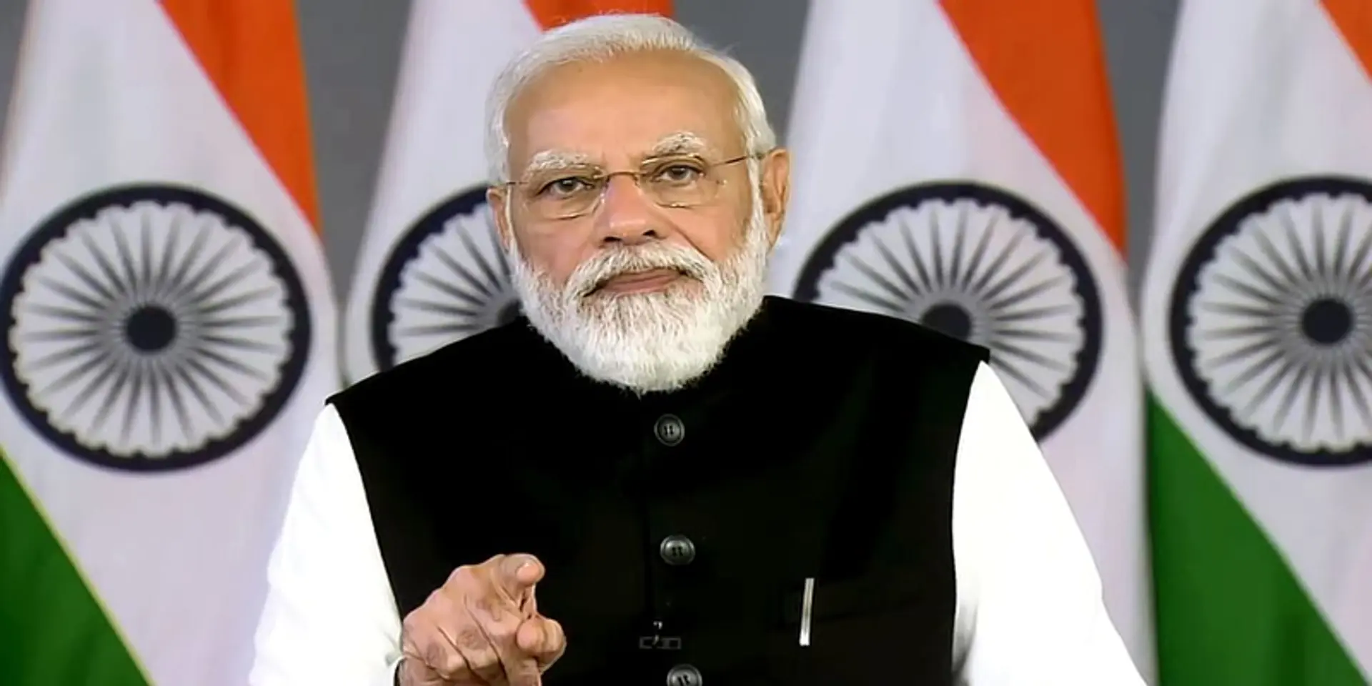 पीएम मोदी ने कल्याणकारी योजनाओं को 6 महीने में लागू करने का दिया निर्देश