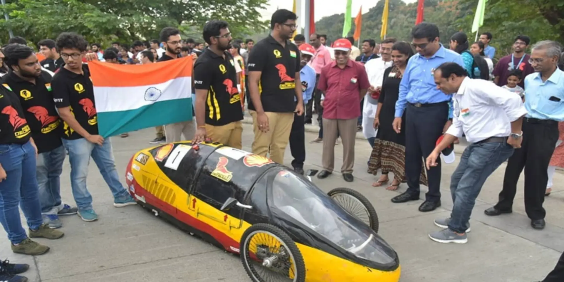 300 किमी प्रति लीटर माइलेज वाली पेट्रोल कार तैयार कर रहे हैं ये छात्र, पा लिया है 200 किमी प्रति लीटर का रिकॉर्ड माइलेज