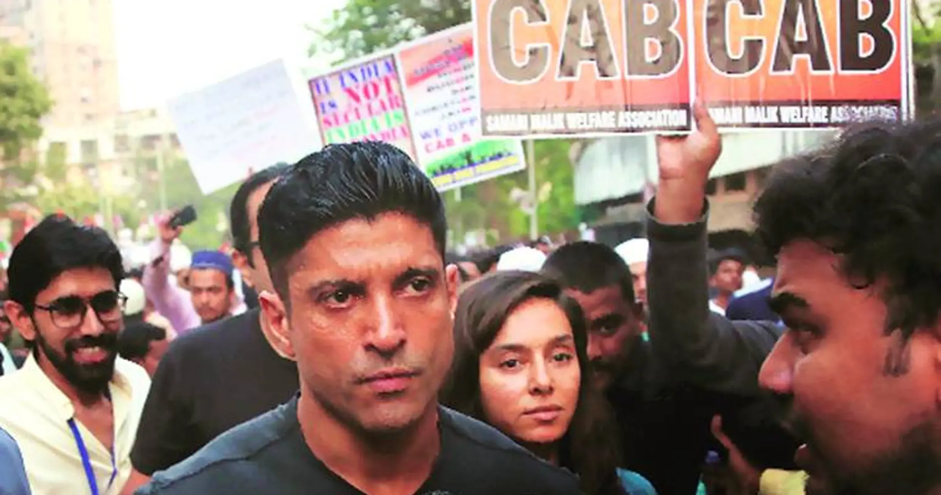 CAA को लेकर दो धड़ों में बंटा बॉलीवुड, दोनों तरफ से सामने आ रही हैं प्रतिक्रियाएँ